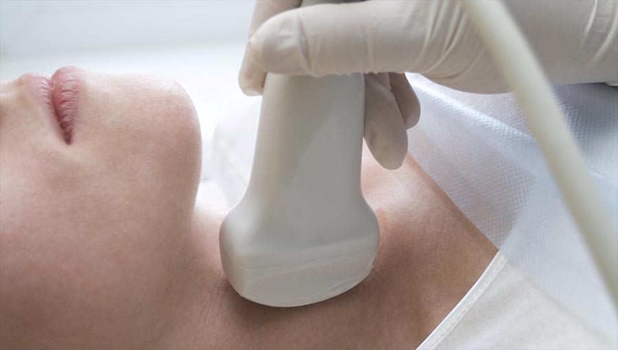 Pravilen položaj bolnika med ultrazvočnim pregledom vratnih arterij