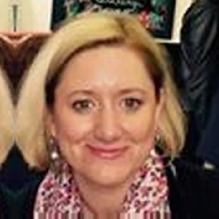 Petra Miklavčič, dr. med., portretna fotografija